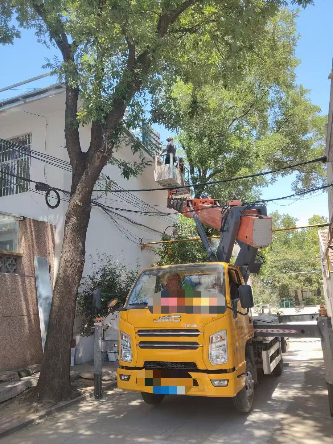 柯桥区高空作业车能吊装重物吗？最大承载多少公斤？