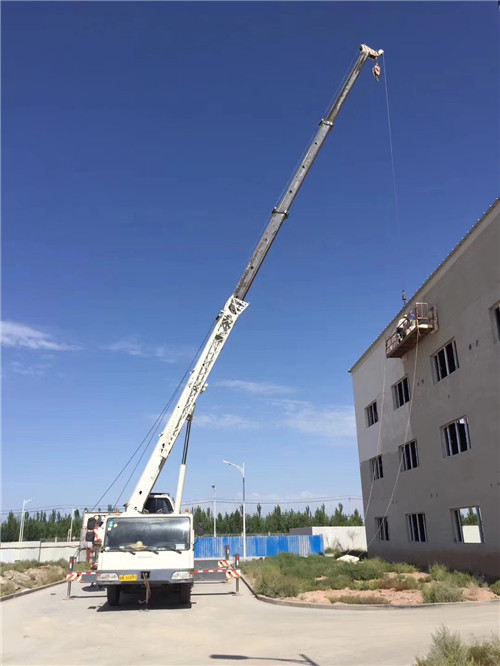 柯桥区“轻装强干”—— 吊车的 “轻量化臂架” 技术